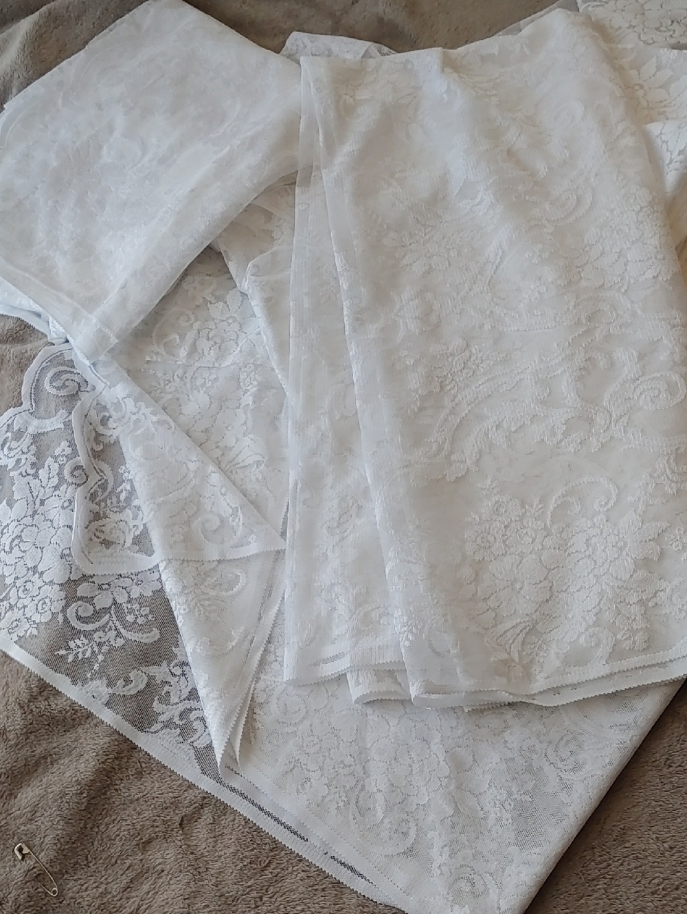 White Lace Sheer Curtain Panels (4 Long & 2 Short)